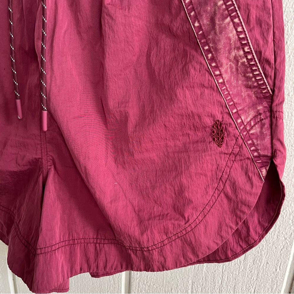 Free People FP Movement Get A Clue Hiking Shorts in Berry Burgundy Size M - Picture 4 of 8